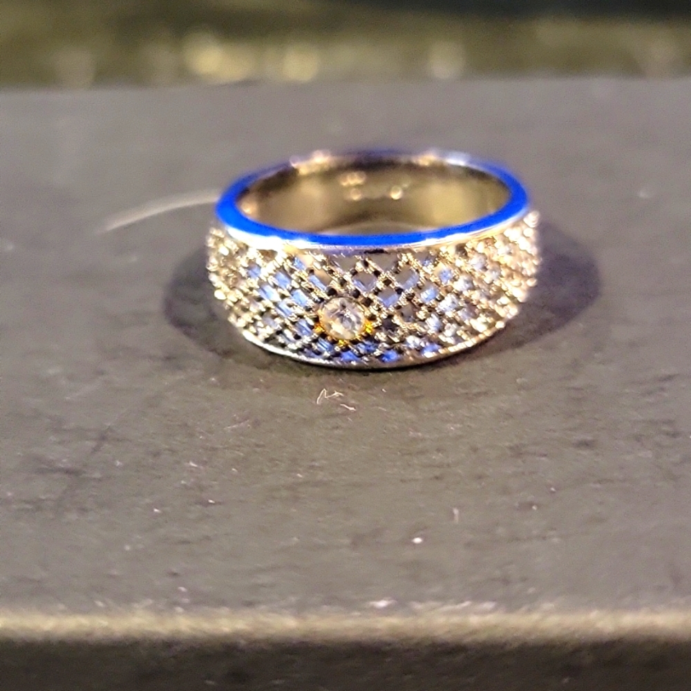 SILVER PLATED RING EUC SIZE 6